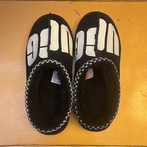 BRAND NEW KIDS CHOPD TASMAN SLIPPER!!!
